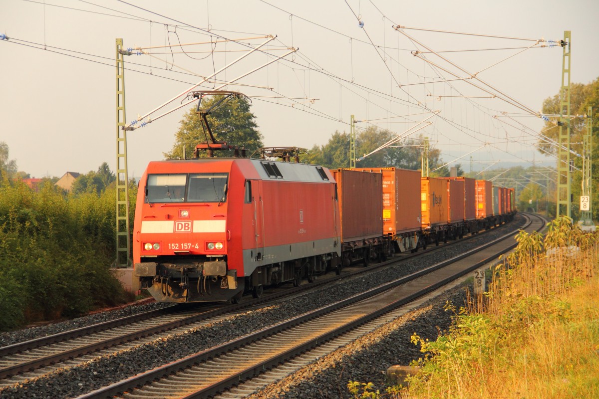 152 157-4 DB Schenker bei Staffelstein am 25.09.2011.