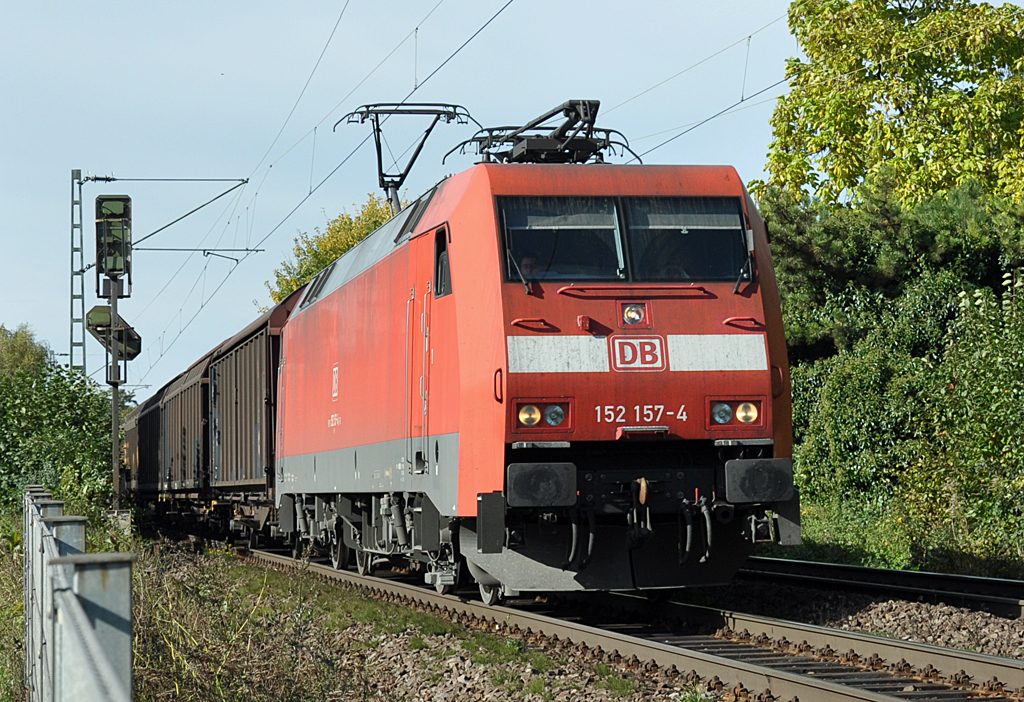 152 157-4 G�terzug durch Bonn-Beuel - 19.10.2013