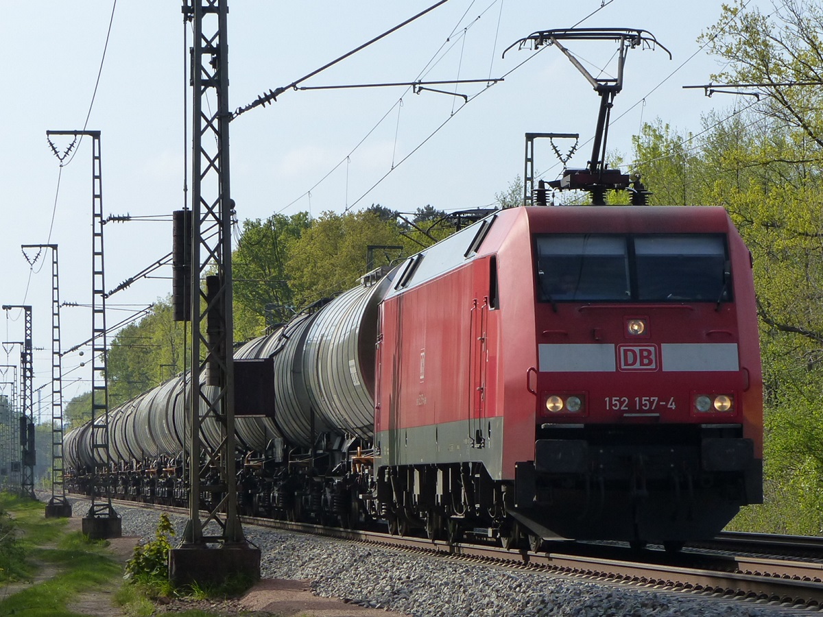 152 157 mit Kesselzug von Salzbergen in Rheine=Bentlage, 03.05.2022