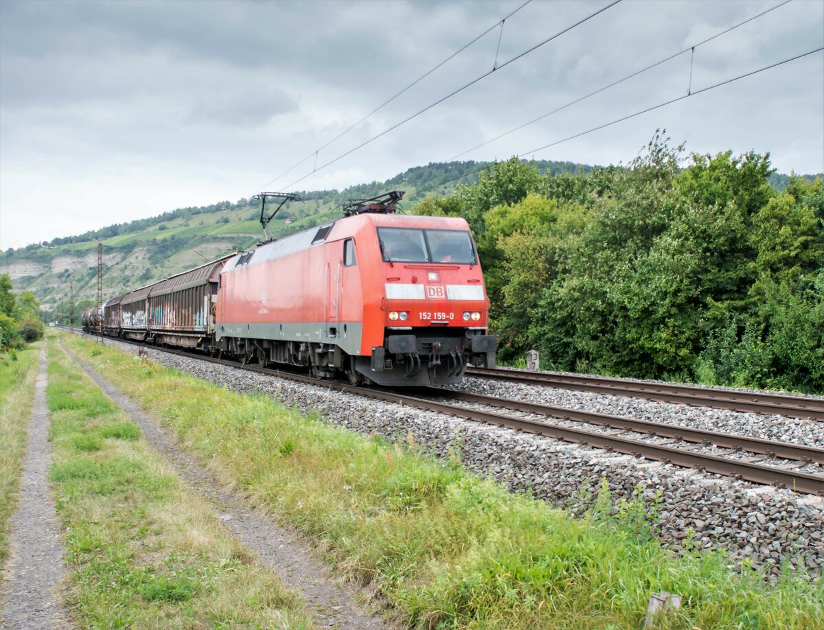 152 159-0  mit einen gemischten Güterzug am 17.08.2021 bei Thüngersheim