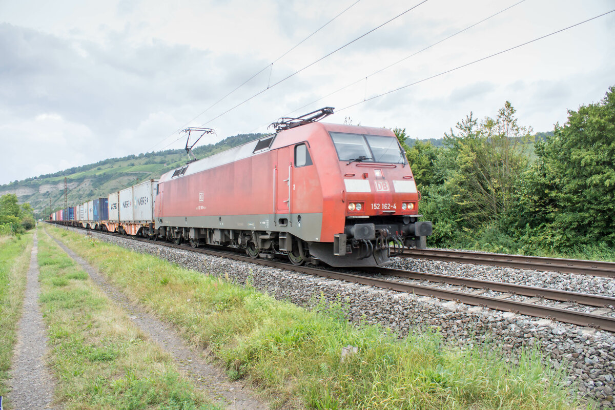 152 162-4 ist am 17.08.2021 bei Thüngersheim zu sehen.