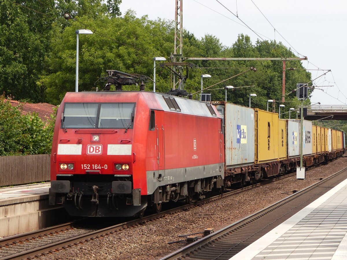 152 164 mit Containerzug in Eschede, 04.08.15