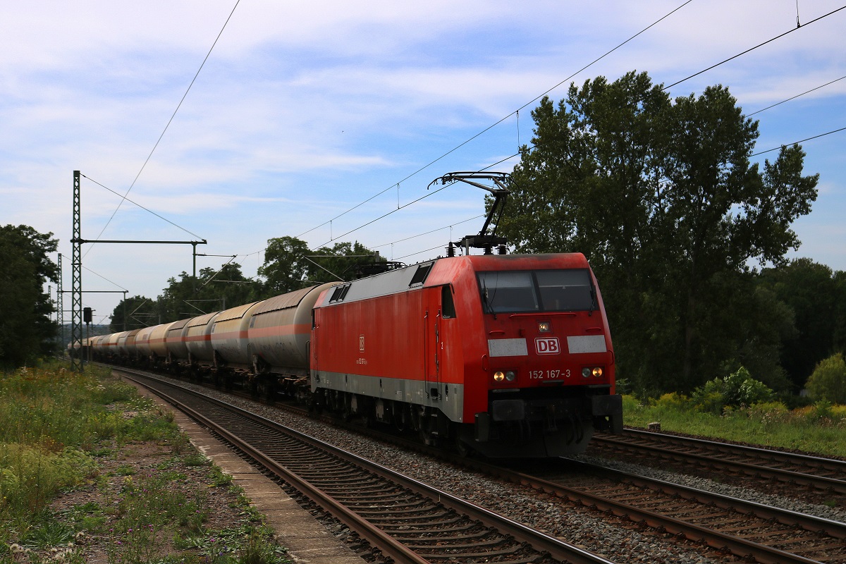 152 167-3 DB als Kesselzug fährt in Schkortleben auf der Bahnstrecke Halle–Bebra (KBS 580) Richtung Großkorbetha. [8.8.2017 - 11:58 Uhr]