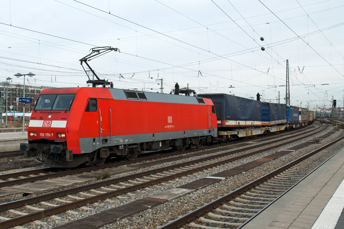 152 170-7 am 31.12.2015 in München Ost