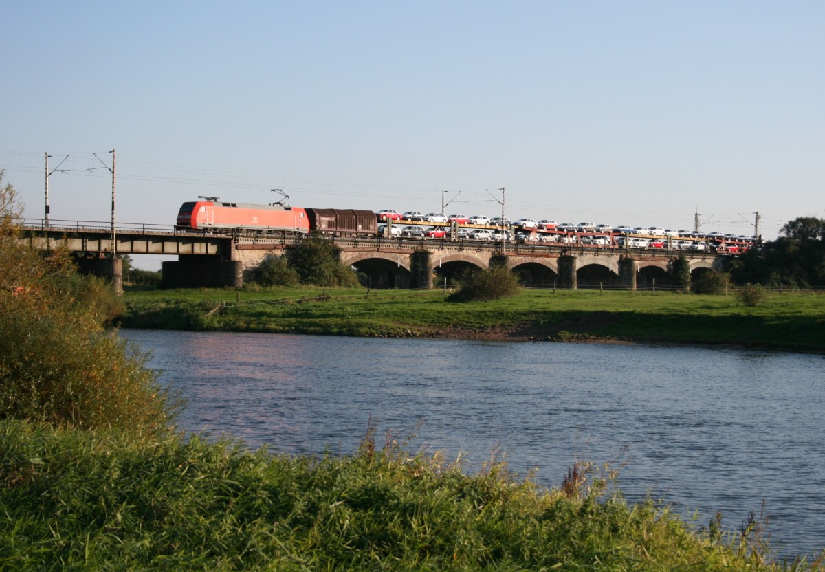 152 xxx mit EZ 51632 (Nrnberg Rbf–Maschen Rbf) am 01.10.2013 auf der Allerbrcke zwischen Wahnebergen und Verden