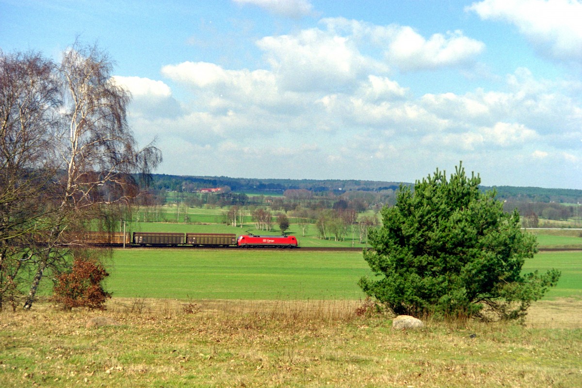 152 xxx mit IRC 51110 (Gremberg–Maschen) am 27.03.2004 zwischen Jesteburg und Maschen