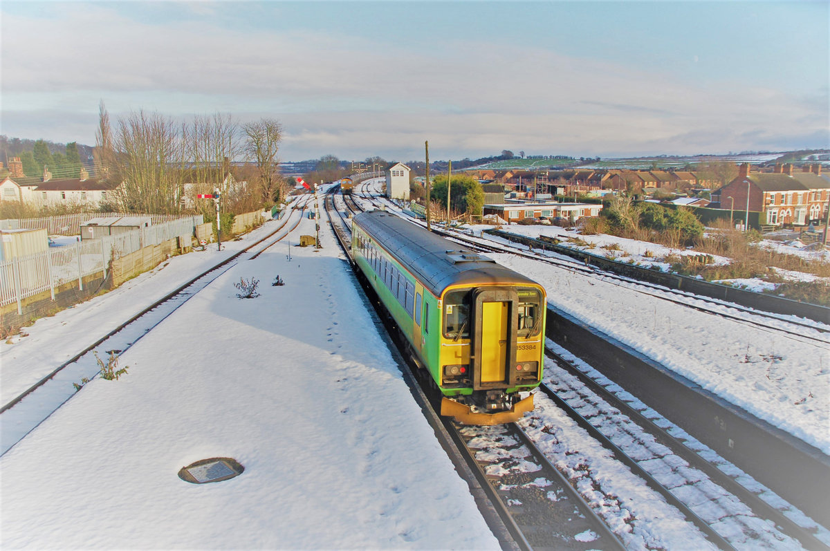 153384 @ Barnetby, 15 Dezember 2010