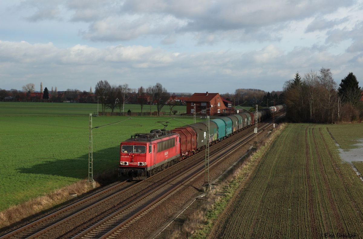 155 008 am 14.01.15. mit einem Gemischten bei Achum.