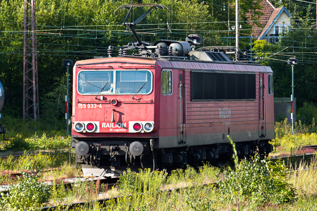 155 033-4 im zugewucherten Bahnhof Gladbeck West 02.07.2014