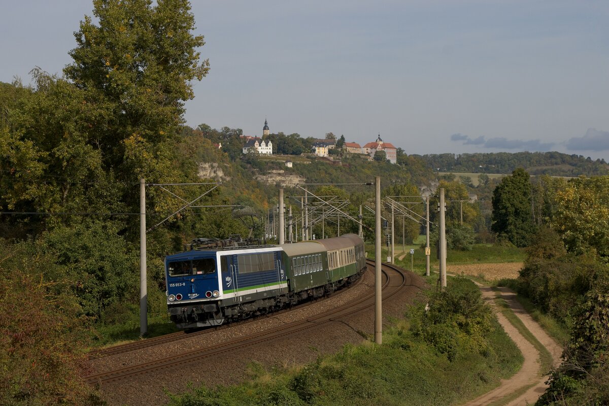 155 053-8 der IntEgro auf einer Überführungsfahrt nach Sonneberg für eine Sonderfahrt bei Dornburg an der Saale (06.10.2023)