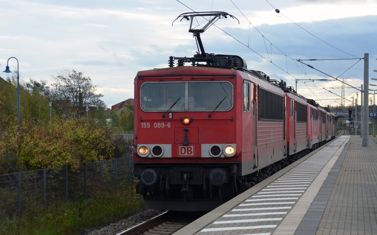 155 089 fhrte am 27.10.13 einen Lokzug durch Bitterfeld Richtung Wittenberg. Bei den Wagenloks handelt es sich um 155 004, 140 184, 155 xxx, 151 140, 155 172.