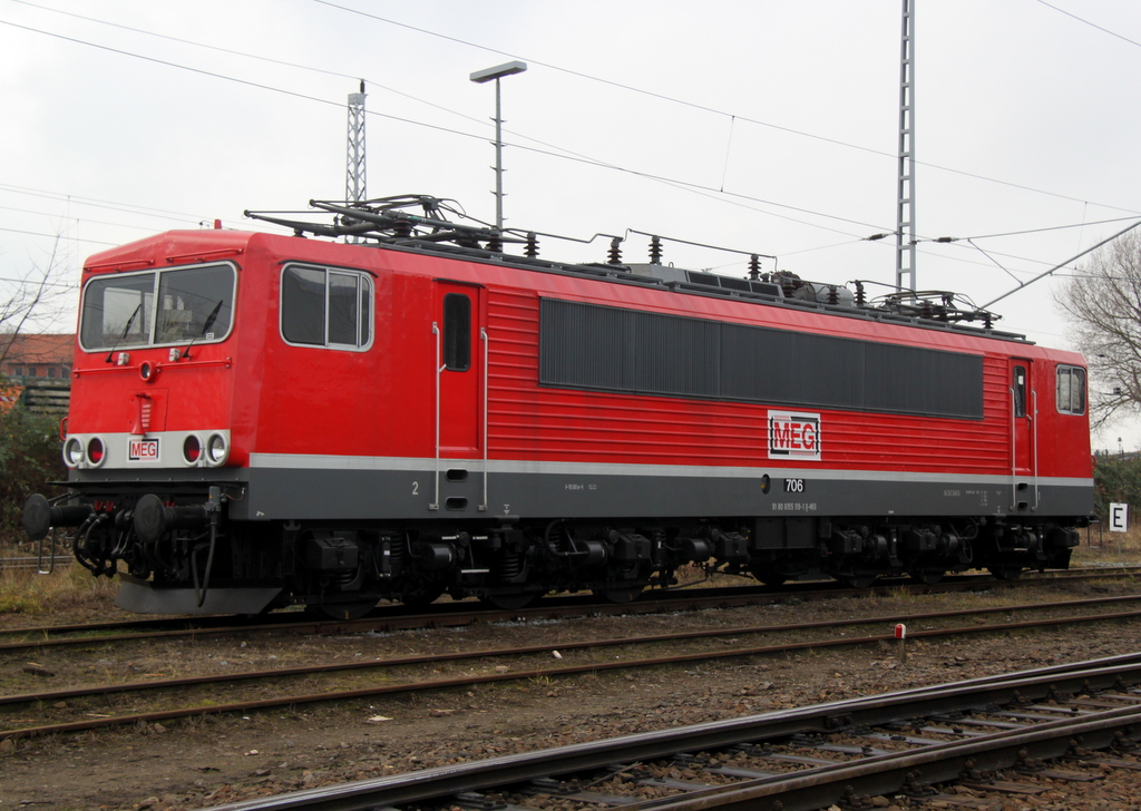 155 119-1(MEG 706)war am 29.12.2013 zu Gast im Bahnhof Rostock-Bramow Sie brachte in der Nacht ein Holzzug aus �sterreich. 