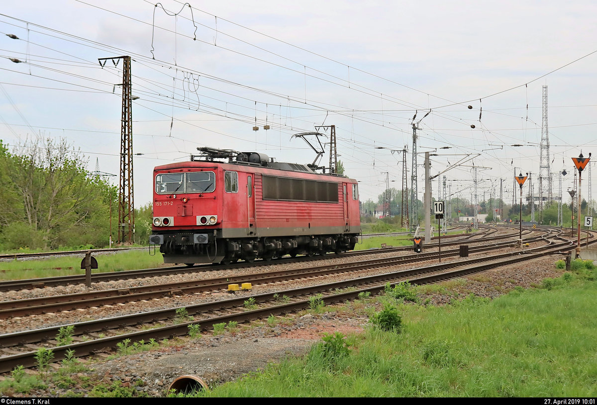 155 171-2 Railpool, vermietet an die DB, als Tfzf fährt in Großkorbetha auf der Bahnstrecke Halle–Bebra (KBS 580) Richtung Naumburg(Saale)Hbf.
[27.4.2019 | 10:01 Uhr]