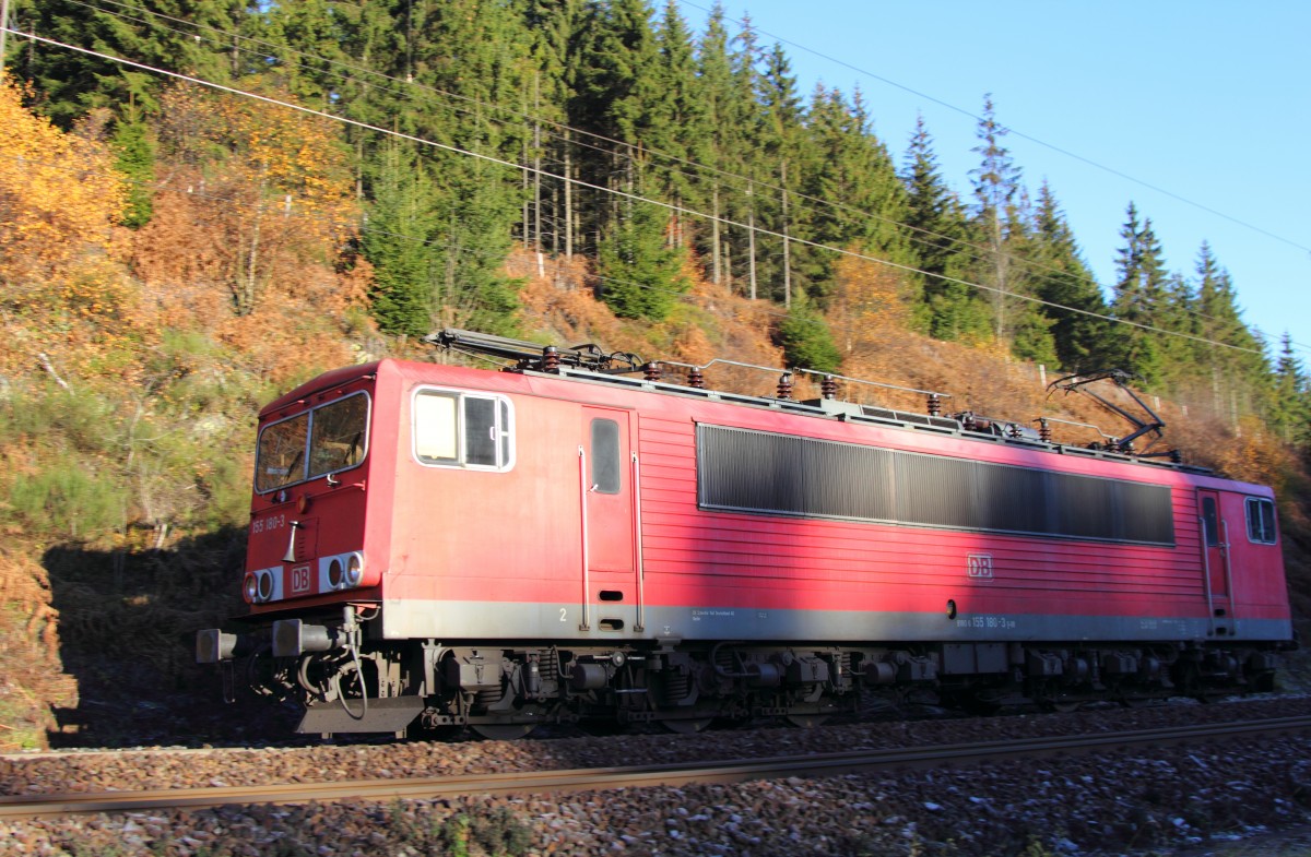 155 180-3 DB Schenker bei Steinbach im Frankenwald am 03.11.2015. 