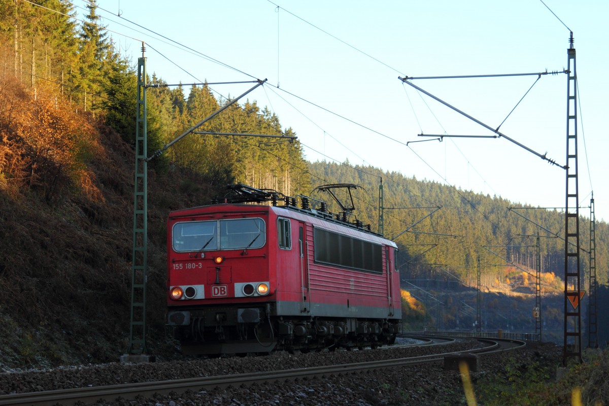 155 180-3 DB Schenker bei Steinbach im Frankenwald am 03.11.2015.