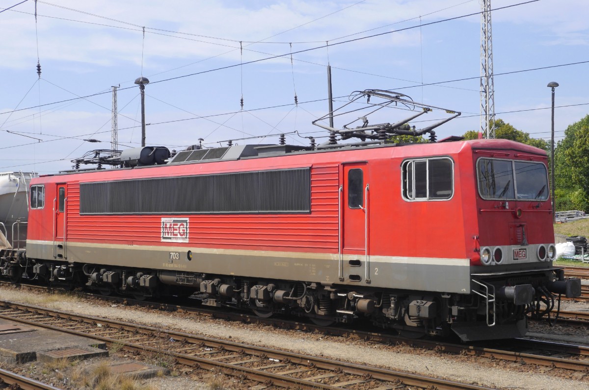 155 184 unter ihrem neuen Namen MEG 703 wartet in Eberswalde auf Ausfahrt (25.7.15).