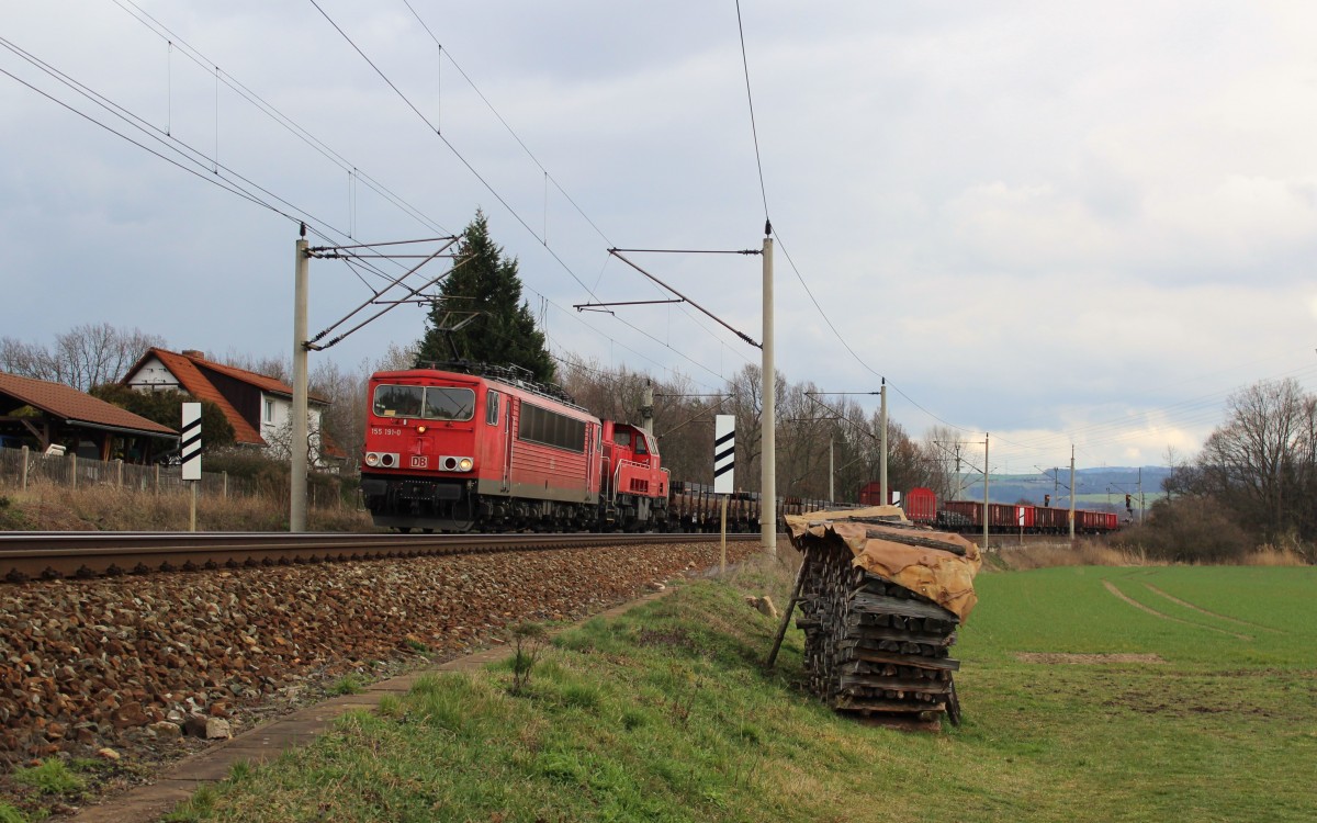 155 191-0 und 261 026-9 zu sehen am 06.03.16 in Remschütz.