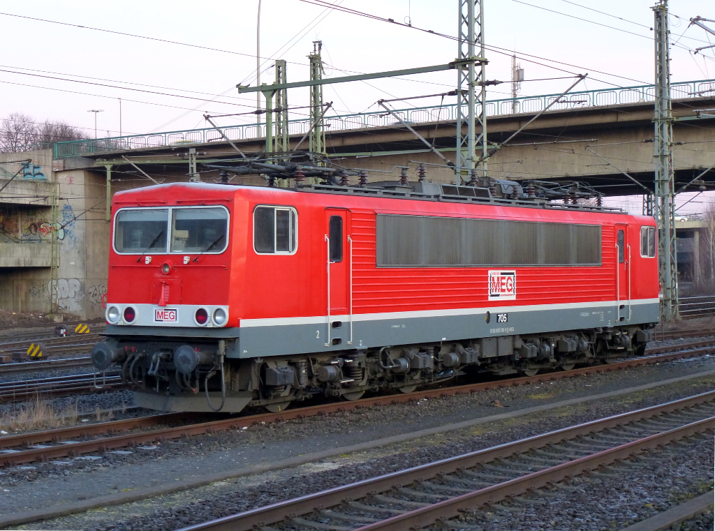 155 196-9 (MEG 705) am Hamburg-Harburger Bahnhof. 24.02.2014