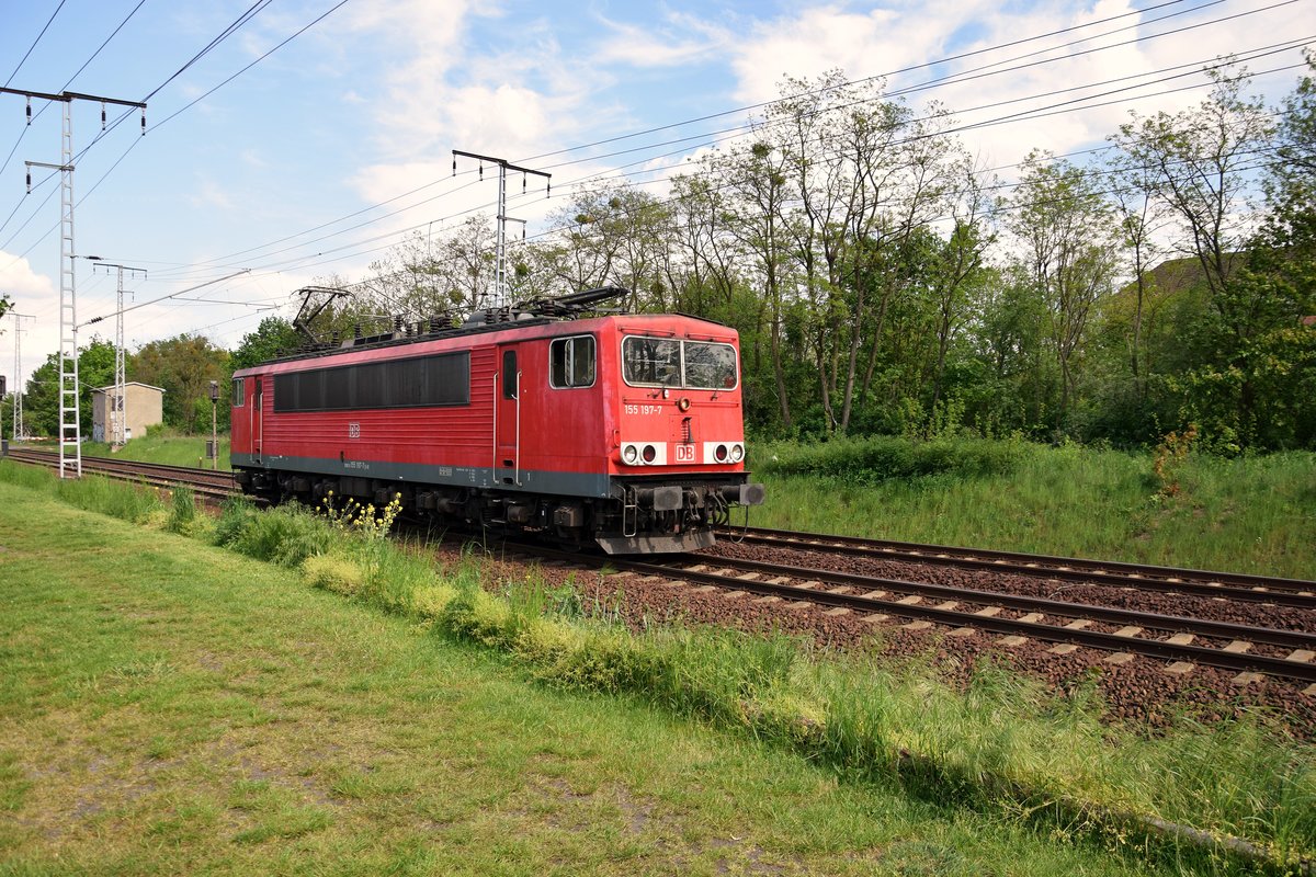 155 197-7 Ausfahrt Senftenberg in Richtung Ruhland am 12.05.2016.