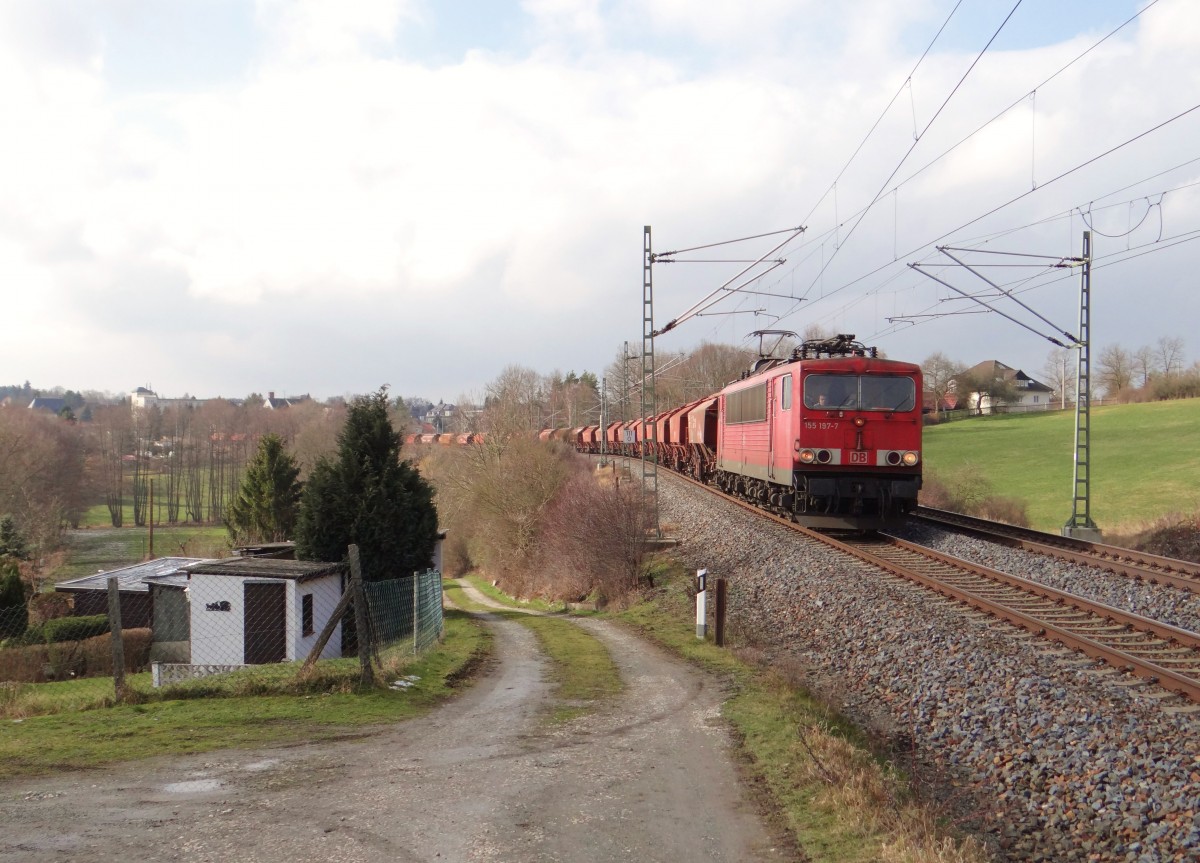 155 197-7 mit dem 62425 am 18.02.16 in Jößnitz.