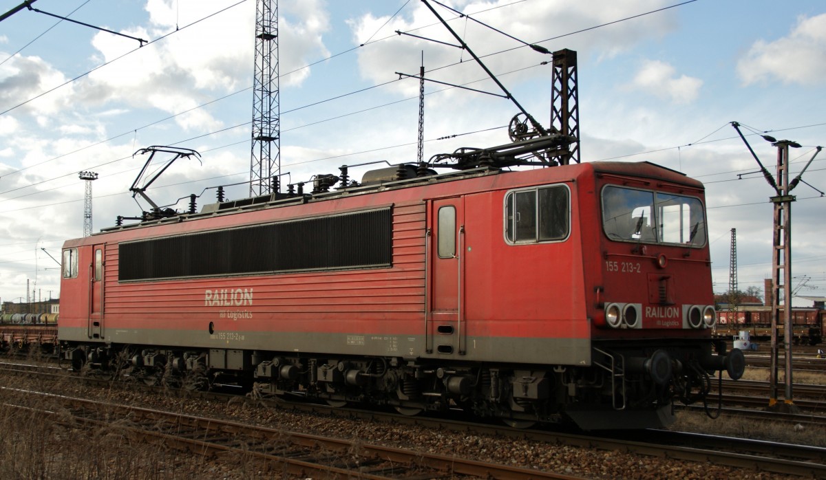 155 213-2 bei der Einfahrt in den Güterbahnhof von Engelsdorf am 22.02.14.