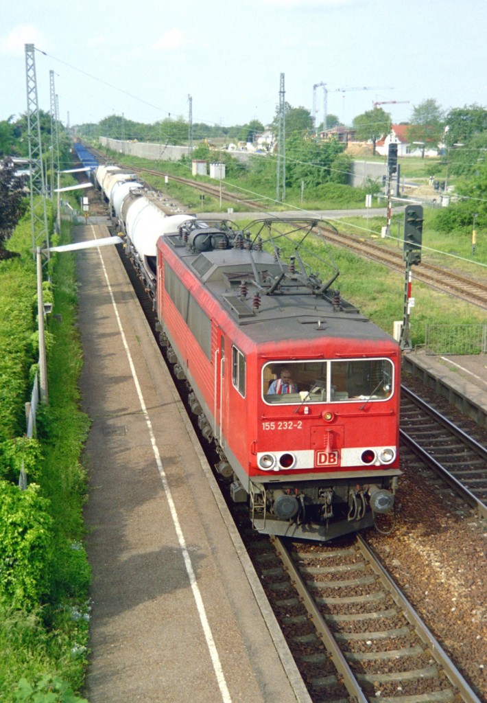 155 232 mit Gterzug Richtung Offenburg am 17.05.2006 in tigheim