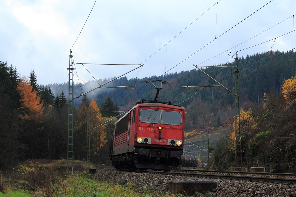 155 273-6 DB Schenker bei Förtschendorf am 09.11.2015.