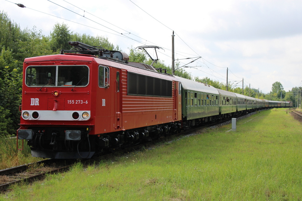 155 273-6 mit SDZ von Leipzig/Cottbus nach Warnemünde bei der Durchfahrt in Rostock-Lichtenhagen.07.08.2021