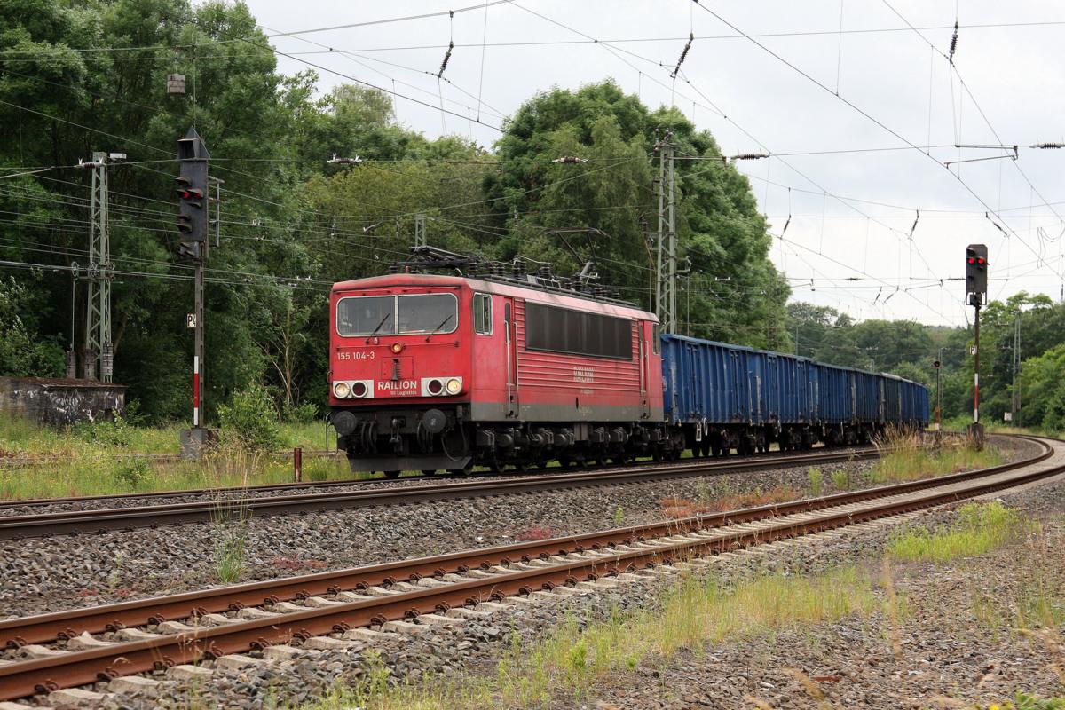 155104 erreicht am 16.6.2014 mit einem PKP Kohlenzug (Leerpark)aus Richtung Münster kommend den Bahnhof Hasbergen.