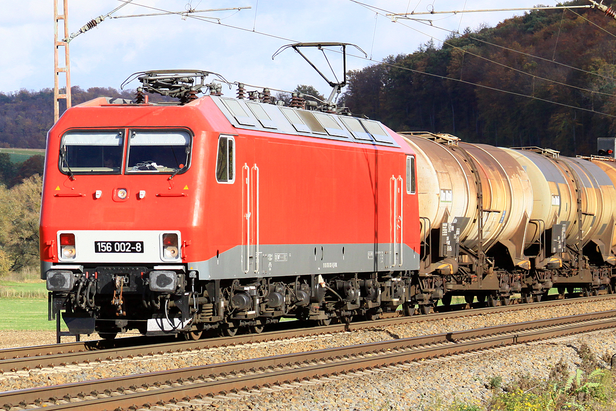  156 002-8 / DR252 am 29.10.2020 nördlich von Salzderhelden am BÜ 75,1 in Richtung Göttingen