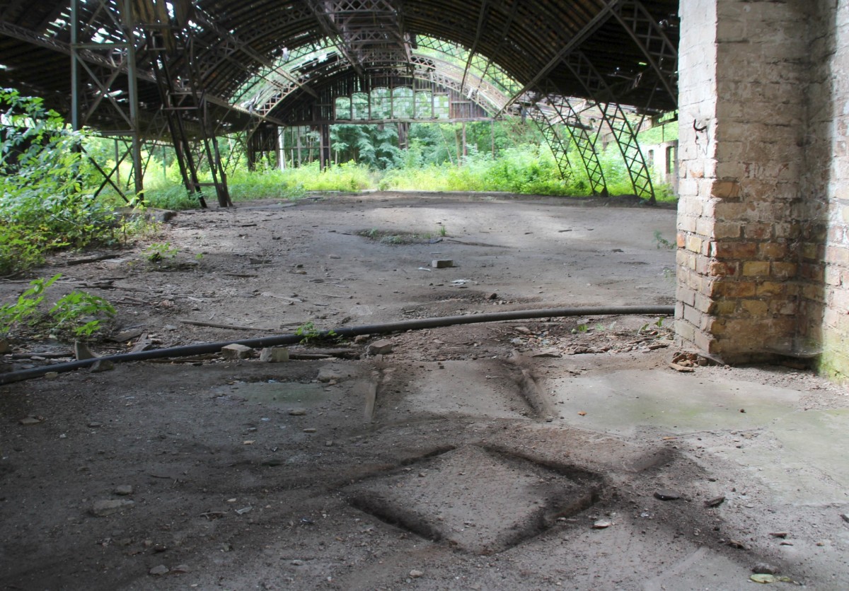 15.8.2014 Eberswalde. Feldbahn-Drehscheibe in einer alten Industriehalle (Eisenspalterei)