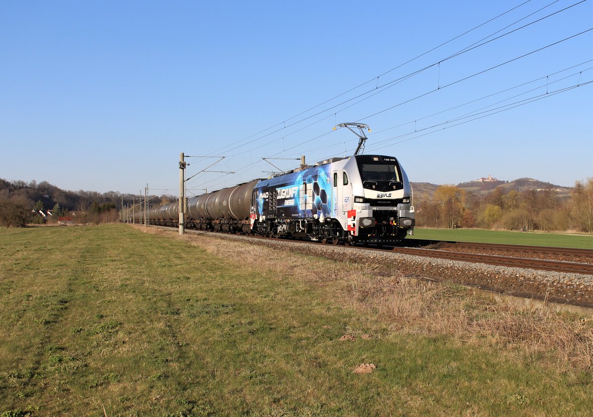 159 208 (BSAS) fuhr am 06.04.20 mit einem Kesselzug nach Ingolstadt durch Großeutersdorf.