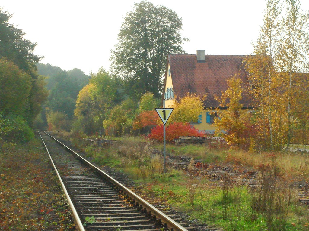 16 Jahre später (am 28.10.11) lag in Frensdorf nur noch das Gleis nach Schlüsselfeld. 