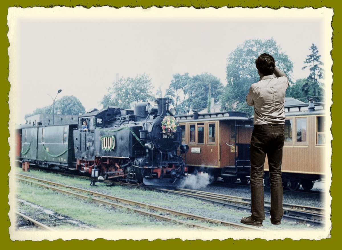 16. September 1984: Einer der Sonderzüge zur Feier  100 Jahre Schmalspurbahn Radebeul - Radeburg  fährt in den Bahnhof Radeburg ein. Da es - sollte der strenge Freischalter es so wollen - mein 1000. Foto bei  bahnbilder.de  sein wird, habe ich mal ein bisschen gemauschelt.