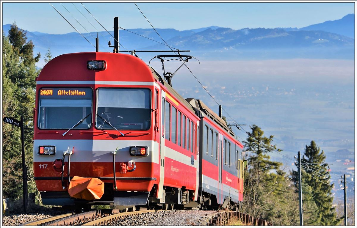 160 Promille beträgt das Gefälle hinunter nach Warmesberg. (10.12.2016)