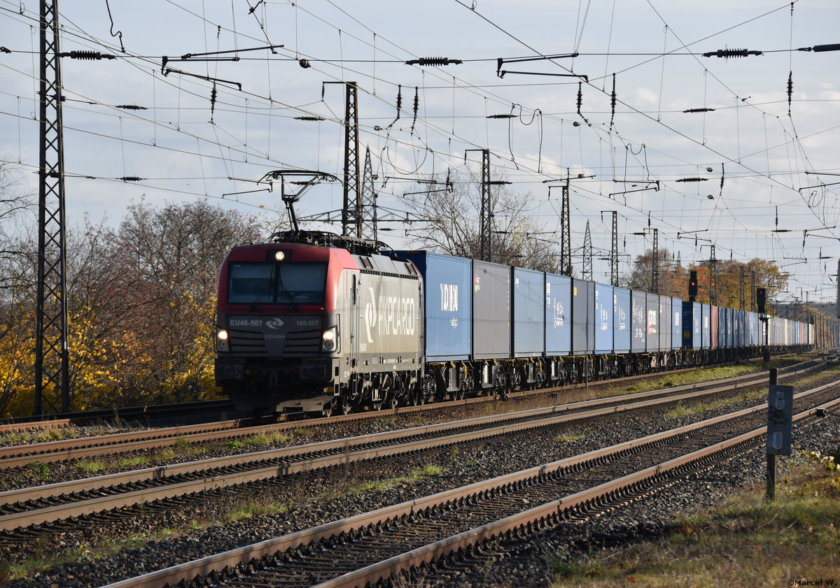 16.11.2020 | Güterzug bei der Durchfahrt Bahnhof Saarmund | EU46-507  91 51 5370 019-9  |