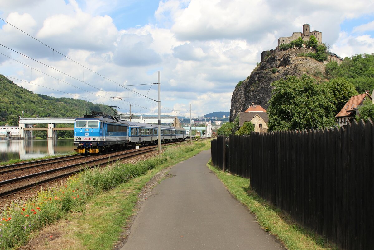 162 225-7 Os 6411 zu sehen am 06.06.22 in Ústí nad Labem-Střekov.
