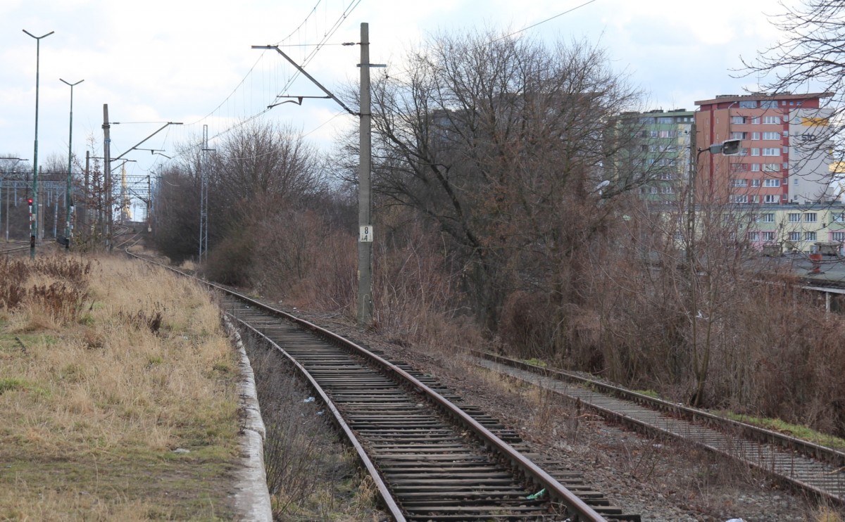 16.2.2014 Stettin-Zabelsdorf / Szczecin-Niebuszewo.(Strecke für Personenverkehr stillgelegt) Rechts schon lange nicht mehr benutztes Anschlussgleis 