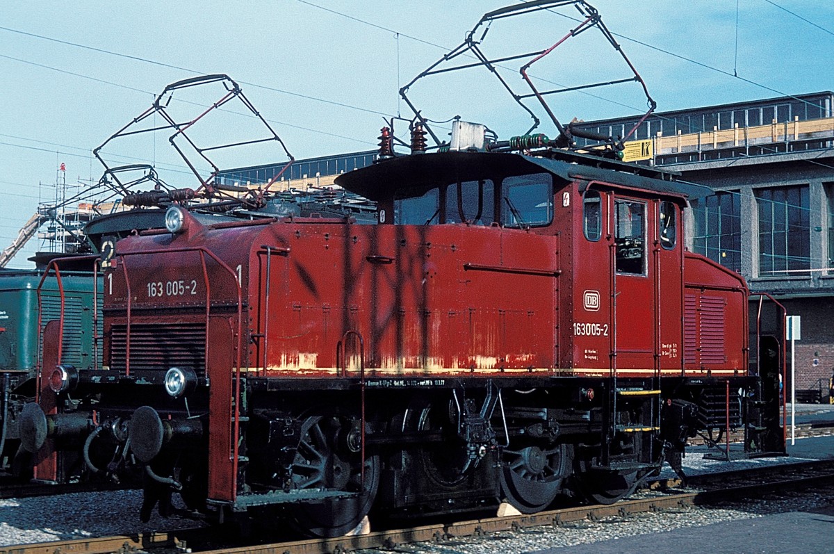 163 005  M. - Freimann  08.10.77