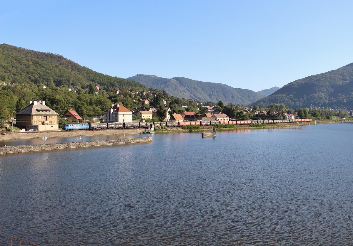 163 247 zu sehen am 21.09.19 in Ústí nad Labem-Střekov. Foto entstand von dem Fußgängerweg auf der Schleuse!