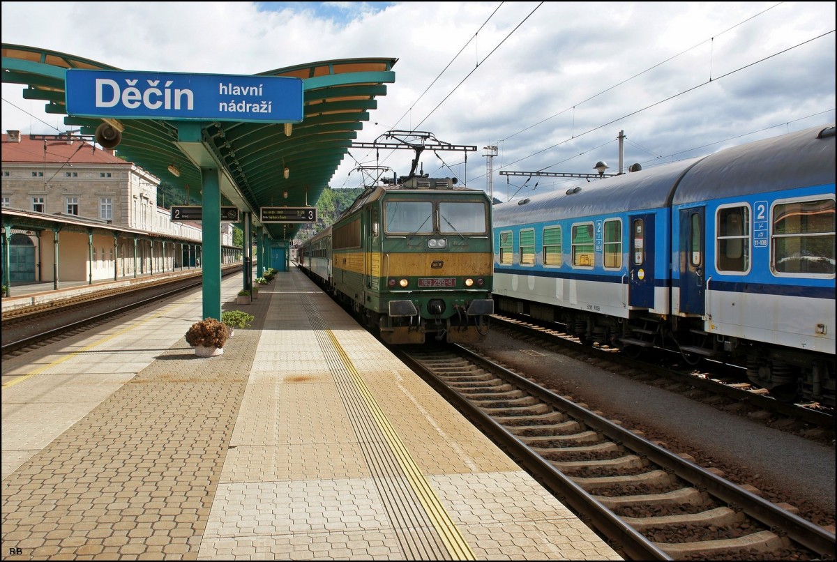 163 259 vor dem OS Decin-Most. Aufgenommen am 05.05.2013 im Bahnhof von Decin.