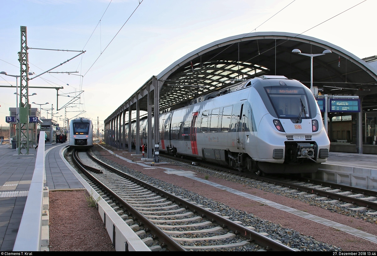 1648 401 (Alstom Coradia LINT 41) von Abellio Rail Mitteldeutschland als RE 75714 (RE4) nach Goslar trifft auf 1442 805 (Bombardier Talent 2) der S-Bahn Mitteldeutschland (MDSB II | DB Regio Südost) als S 37839 (S8) von Bitterfeld in ihrem Start- bzw. Endbahnhof Halle(Saale)Hbf.
Aufgenommen vom Zugang zum Interimsbahnsteig Halle(Saale)Hbf Gl. 13a.
[27.12.2018 | 13:46 Uhr]