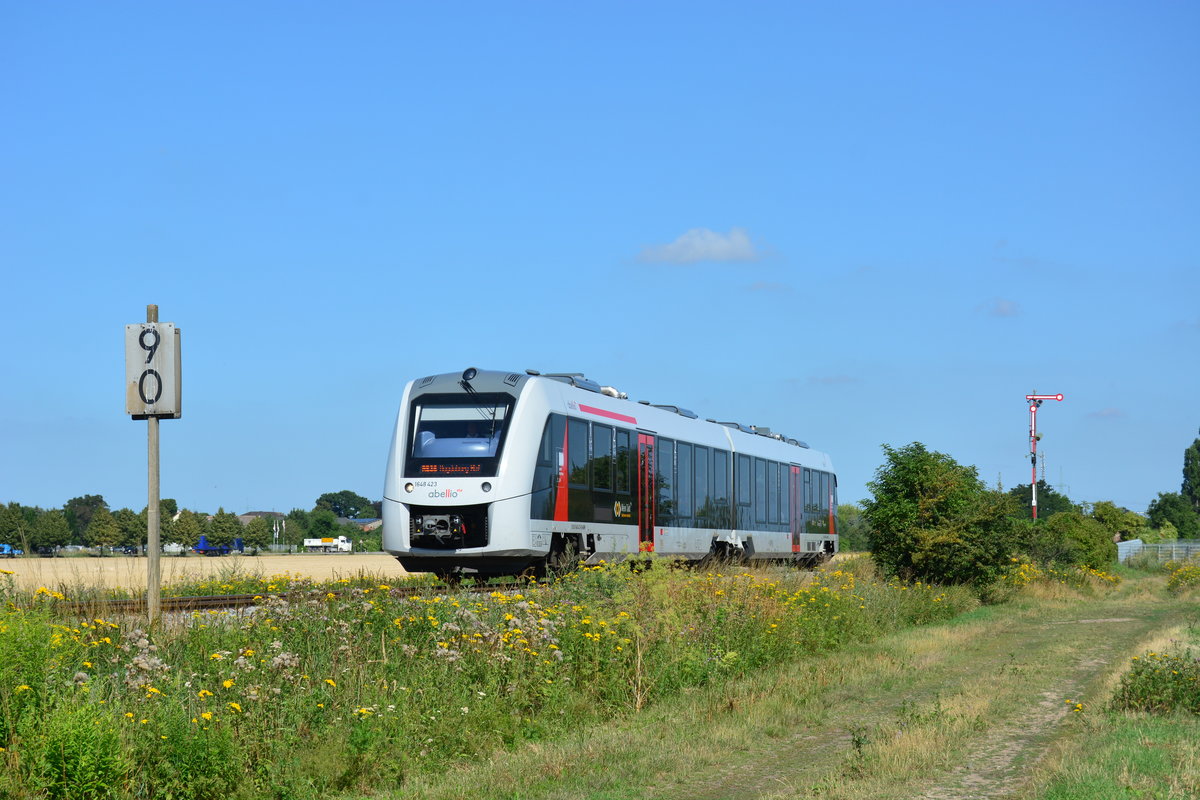 1648 423 hat Groß Ammensleben soeben verlassen und fährt weiter Richtung Barleben und Magdeburg.

Groß Ammensleben 23.07.2019