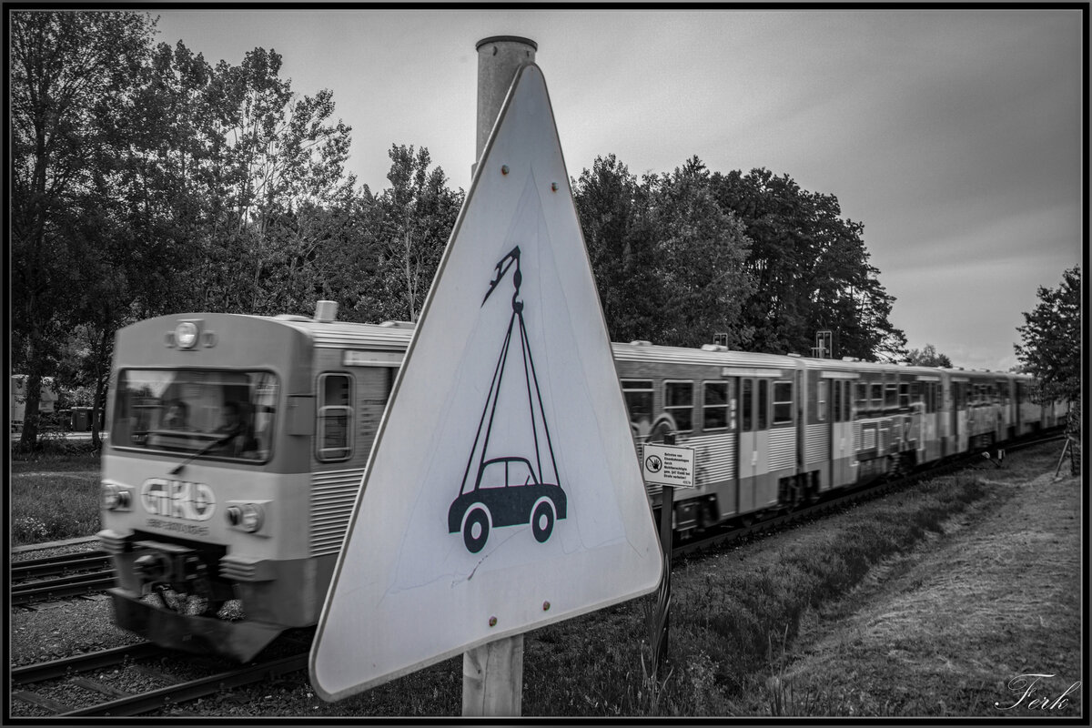 16.Juni2020 . 
VT70.13 schleppt weiter Triebwagen nach Graz. 
