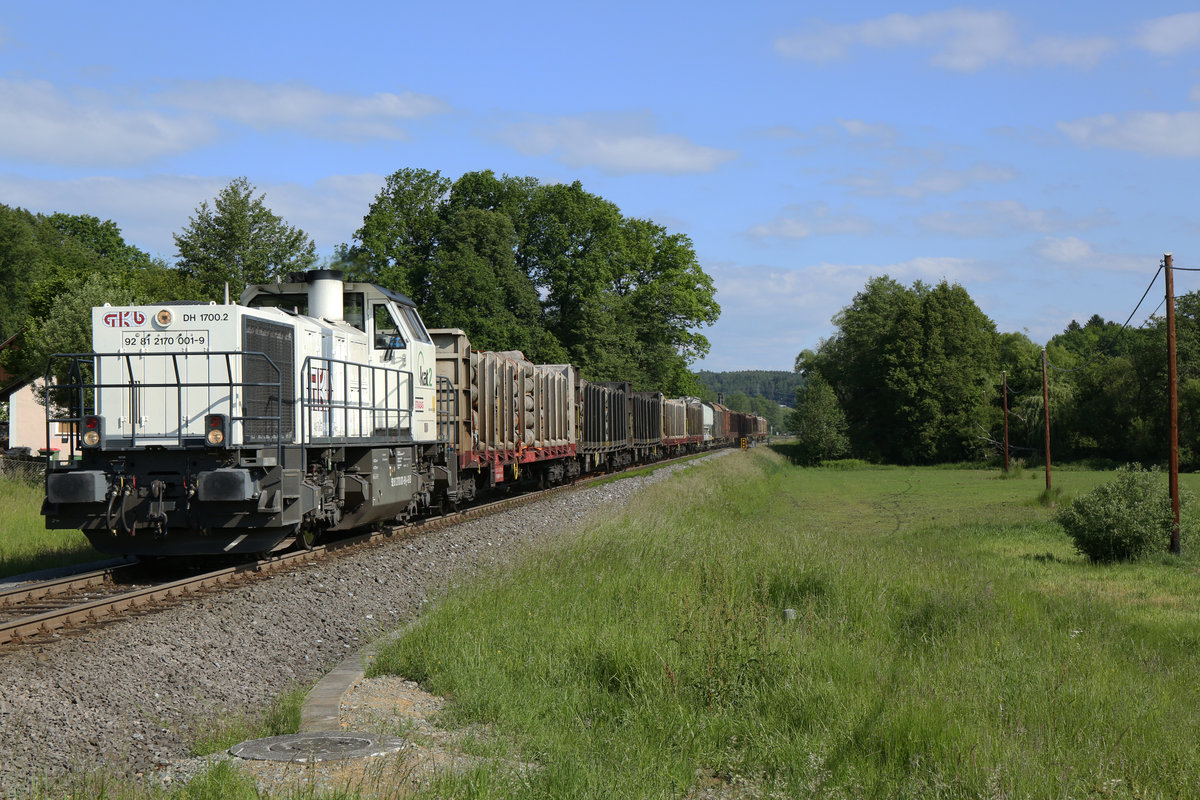 1700.2 mit VG71383 am 26.05.2017 unmittelbar vor dem BHF Preding-Wieselsdorf.