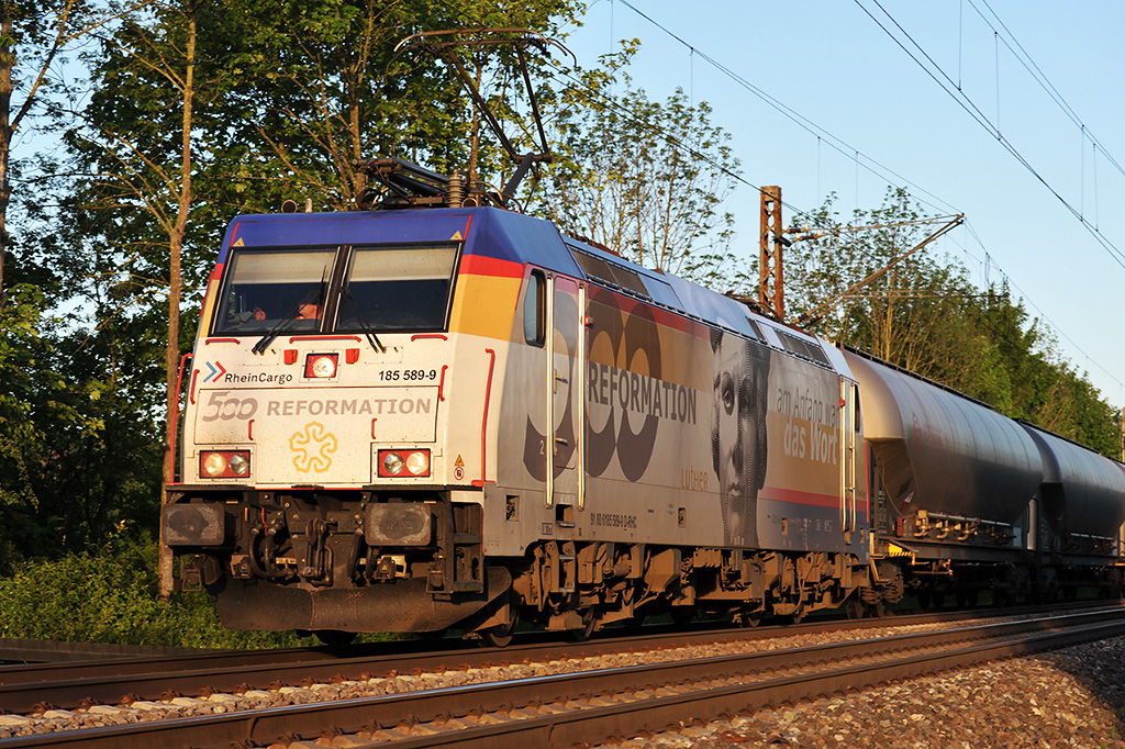 17.05.2017 Streckenabschnitt Uhingen 185 589-9 Die  Luther  auf der KBS 750, nach dem die Gerüchte den ganzen Tag in Umlauf waren, aber keine weiteren Sichtungsmeldungen mehr kamen, bewahrheiteten sie sich kurz nach 20.00 Uhr in Richtung Stuttgart mit dem letzten Licht des Tages.