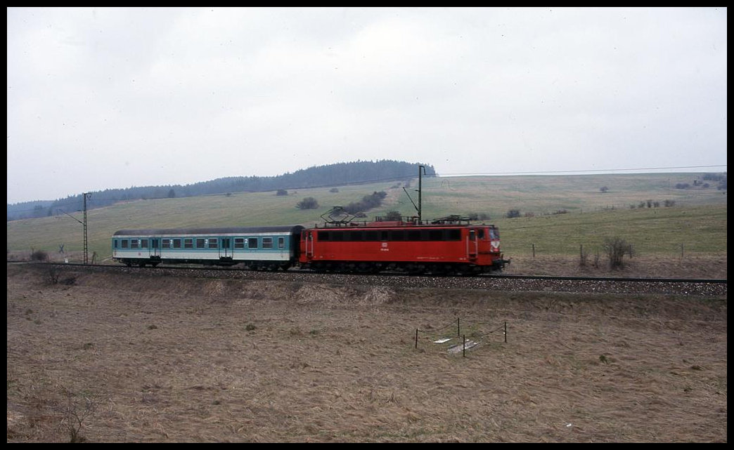 171011 Cargo ist hier kurz vor Hüttenrode am 27.3.1999 um 11.43 Uhr mit dem RB nach Blankenburg unterwegs.