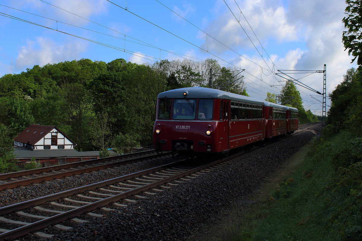 172 132-3 + 172 171-1 auf Gegengleis unterwes zu einer Ausfahrt im Vogtland und Erzgebirge. Aufgenommen bei Ruppertsgrün/Pöhl am 20.05.2017