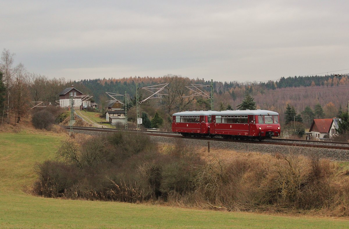 172 171-1 und 172 132-3 mit DLr 62157 am 09.12.16 in Jößnitz. Gruß an den Tf!