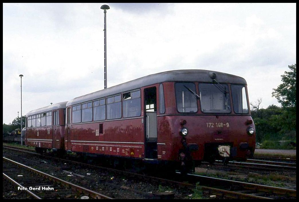 172148 steht am 22.6.1991 im Bahnhof Klostermansfeld für die Fahrt auf der  Wipperliese  bereit. 